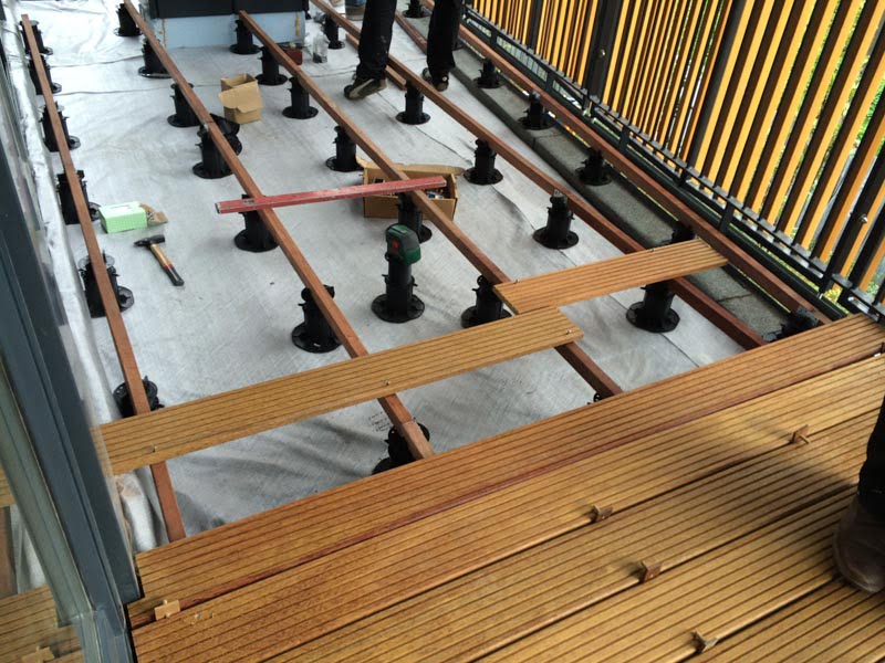 taras drewniany - legary drewniane jako podkonstrukcja tarasu wentylowanego