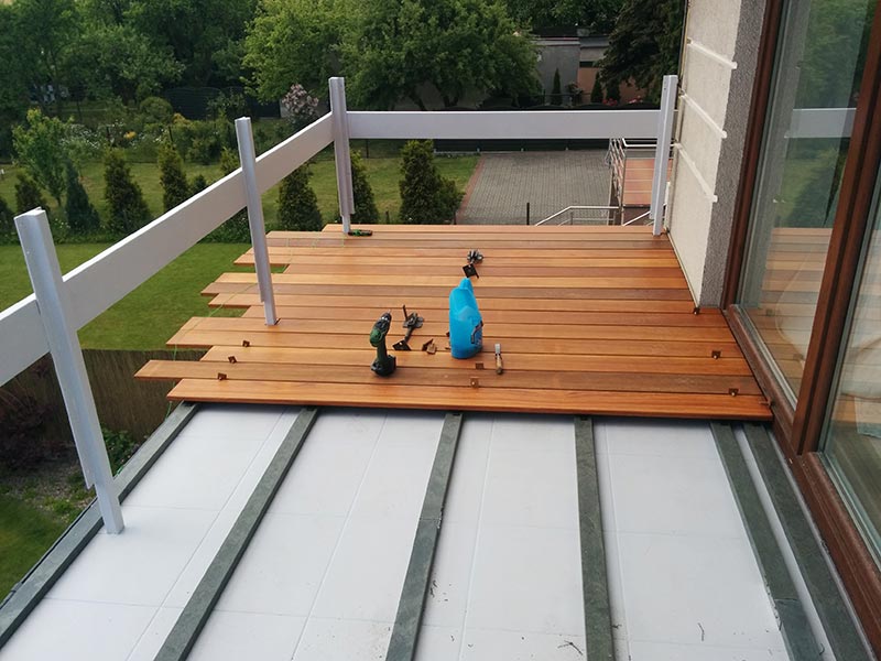 installation of exotic boards on the balcony