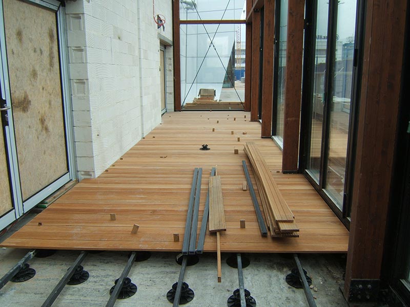 partition of the wooden terrace